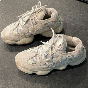 Yeezy 500 - Women's Cream Sneakers Size 6 - no damages, clean - original